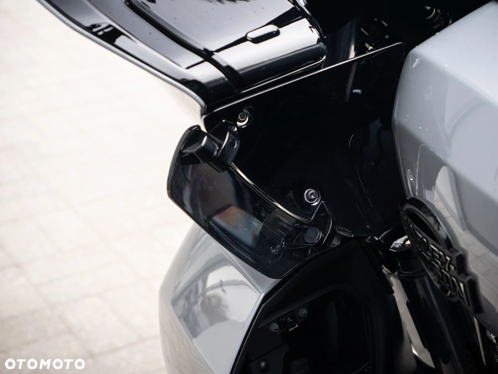 Harley-Davidson Touring Road Glide - 9