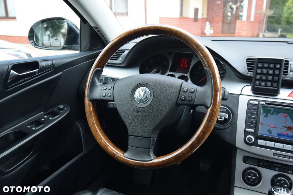 Volkswagen Passat 2.0 TDI 4Motion Individual - 20