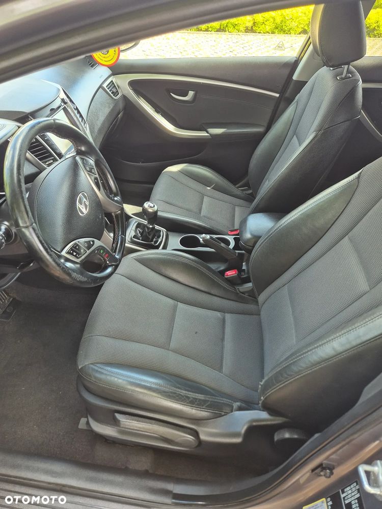 Hyundai i30 1.6 CRDi Premium - 8