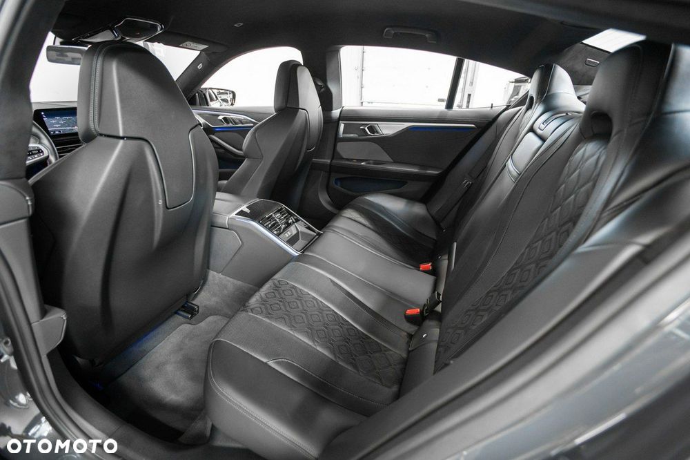 BMW M8 Standard - 23