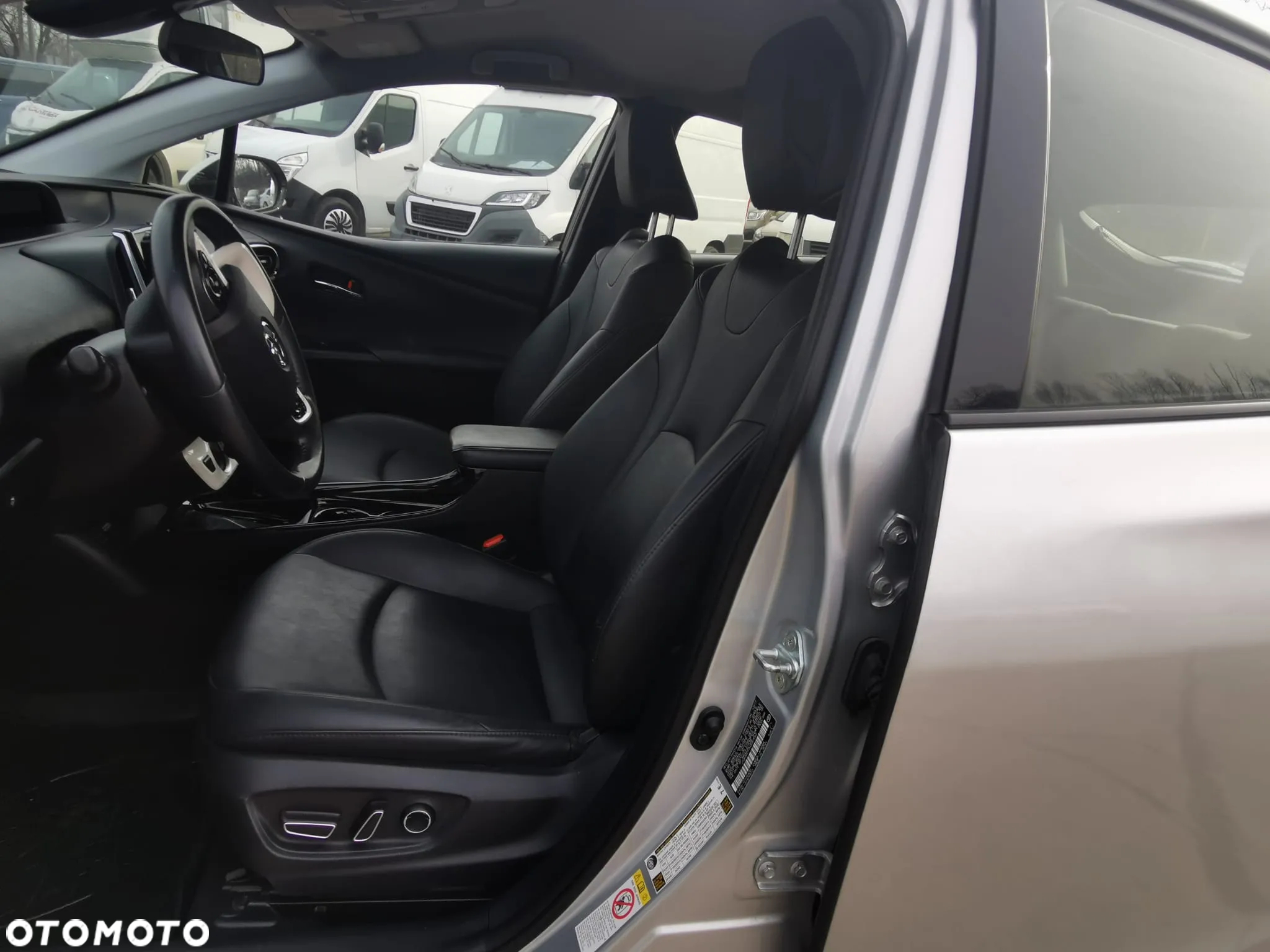 Toyota Prius Plug-in (Hybrid) Comfort - 22