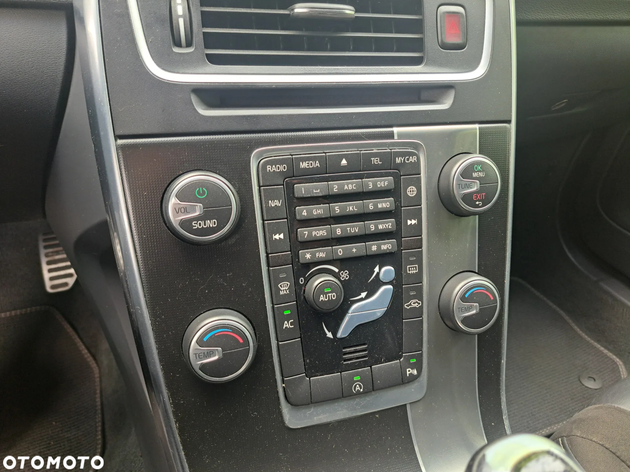Volvo V60 D2 Drive-E R-Design Kinetic - 16