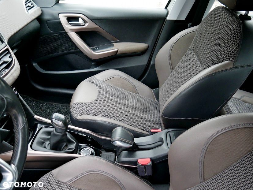 Peugeot 2008 120 VTI Allure - 29
