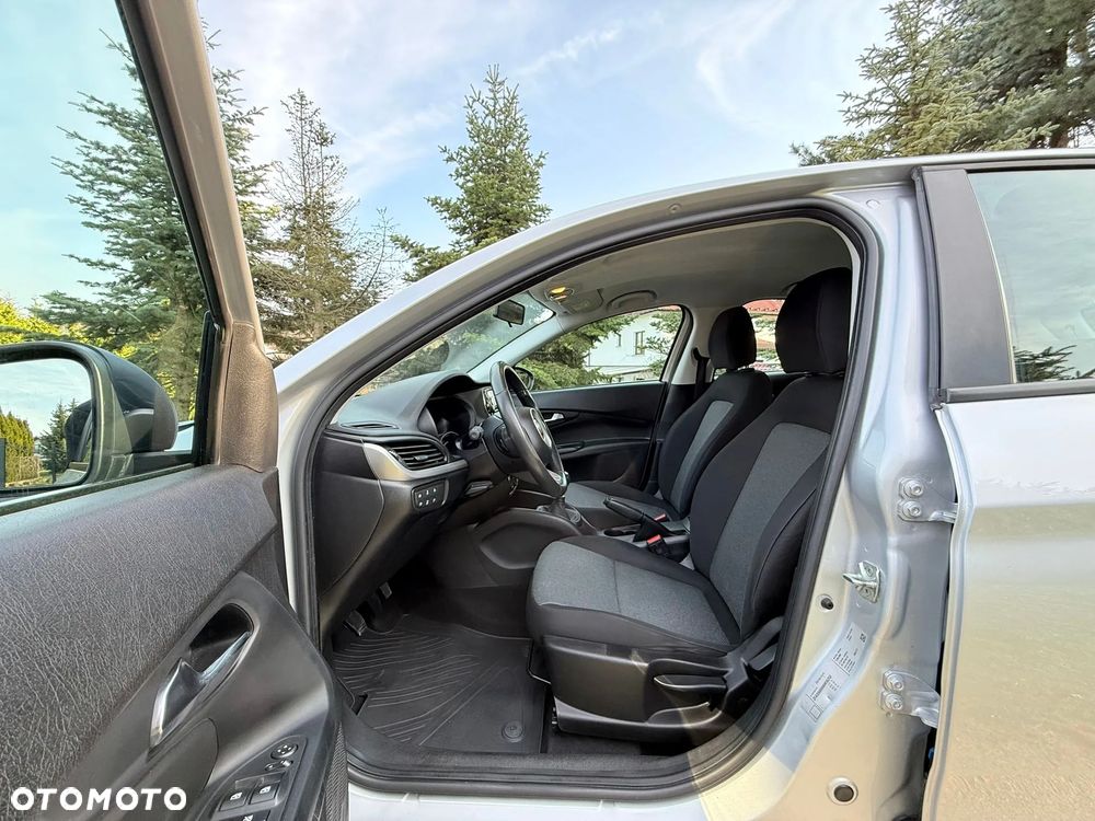 Fiat Tipo 1.4 T-Jet 16v Lounge - 16