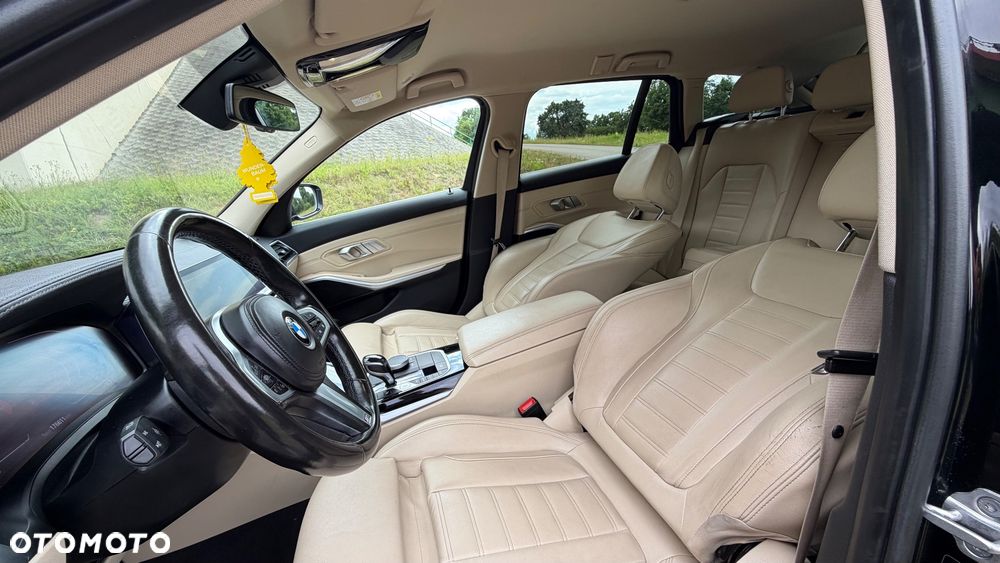 BMW Seria 3 318d Edition M Sport Shadow - 19