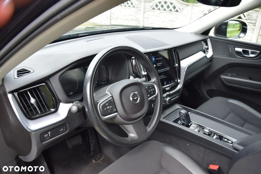 Volvo XC 60 B4 D AWD Geartronic Momentum Pro - 19