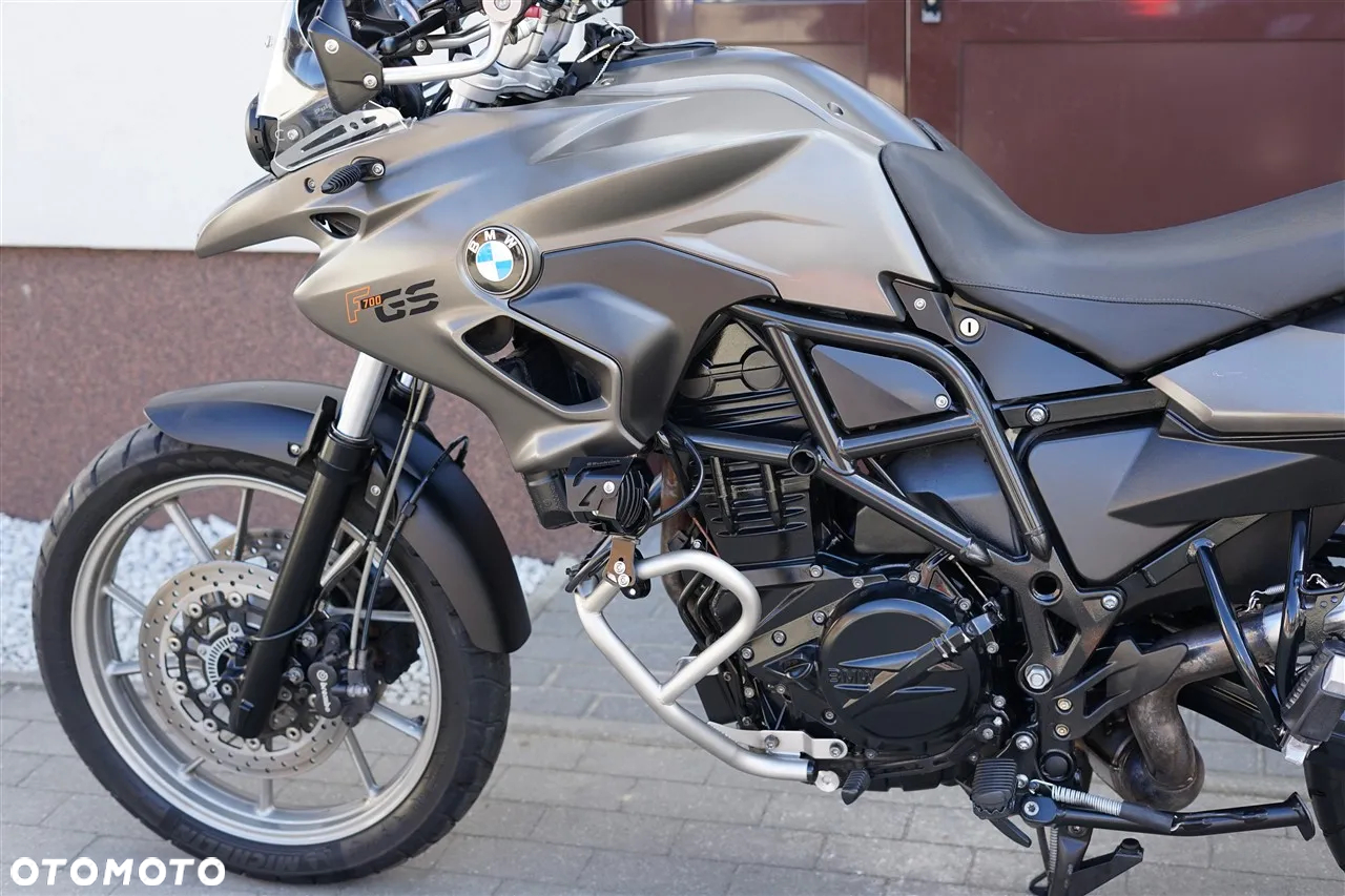 BMW F - 26