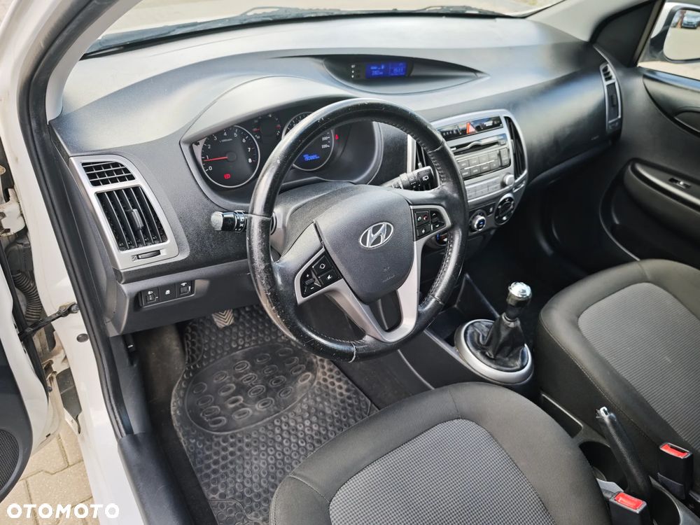 Hyundai i20 1.25 Classic + - 29