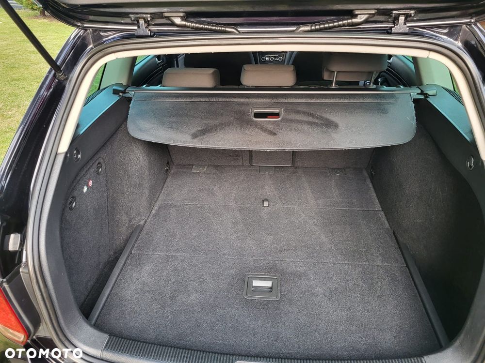 Volkswagen Golf 2.0 TDI DPF BlueMotion Technology DSG MATCH - 7