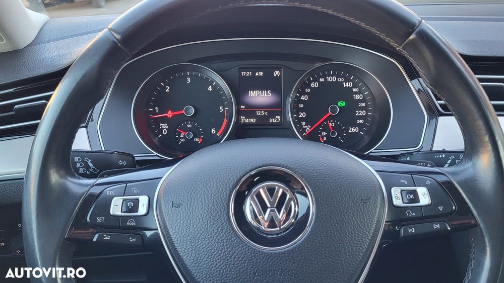 Volkswagen Passat - 9