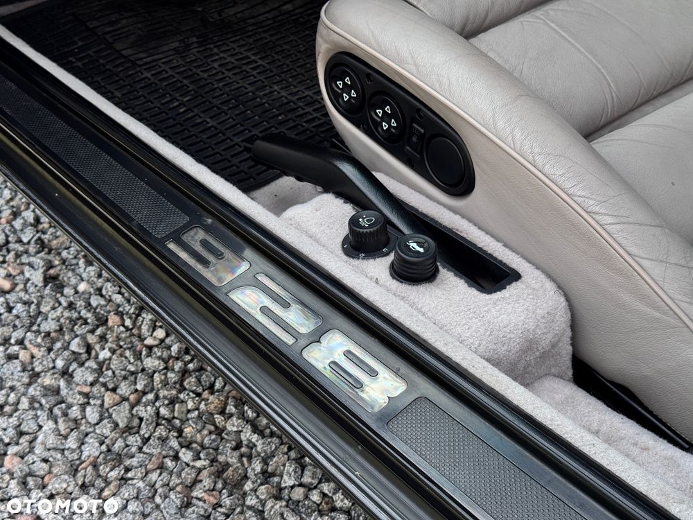 Porsche 928 - 36