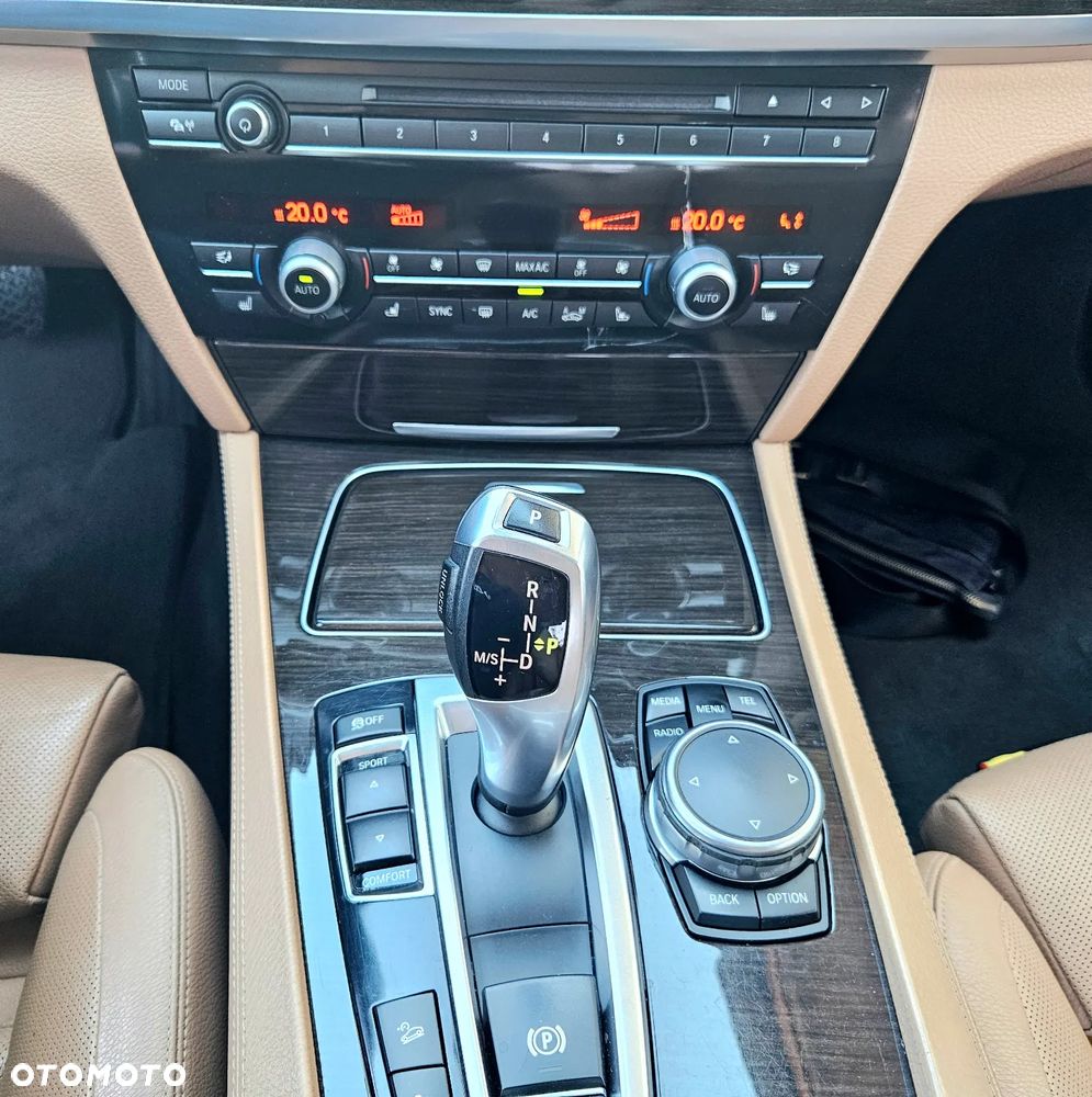 BMW Seria 7 740d - 35