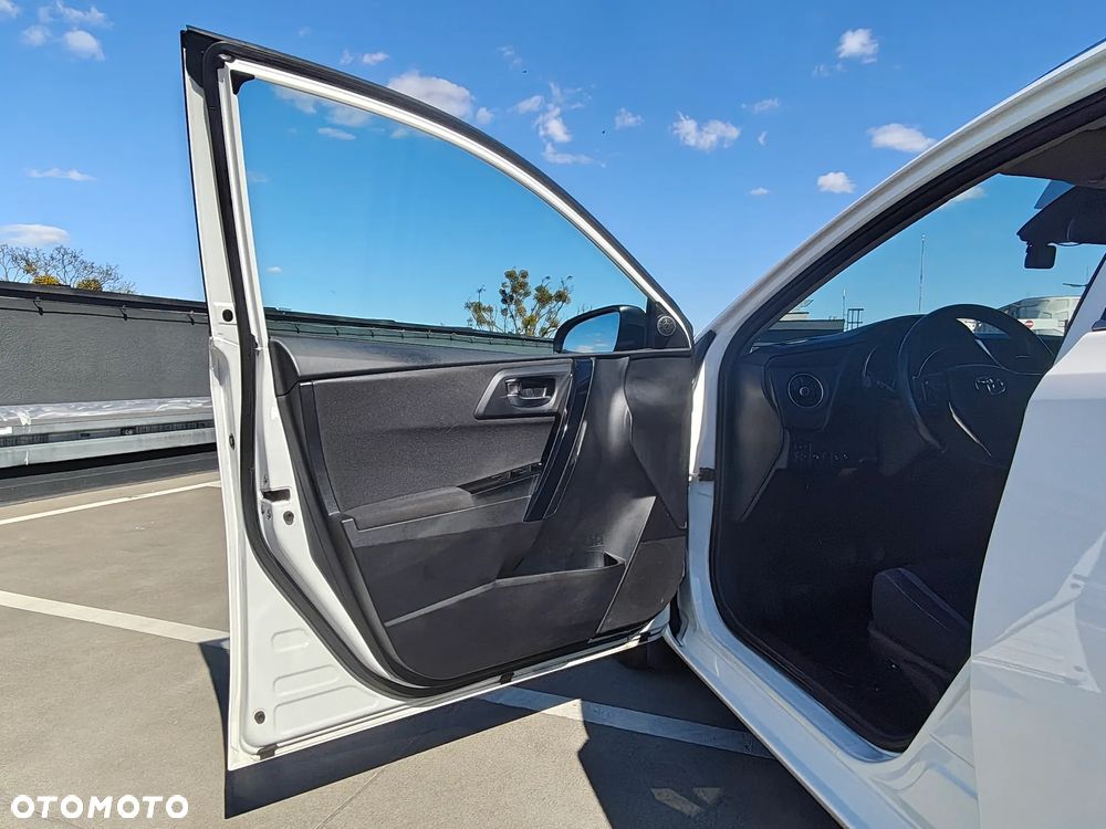 Toyota Auris Hybrid 135 Premium - 8