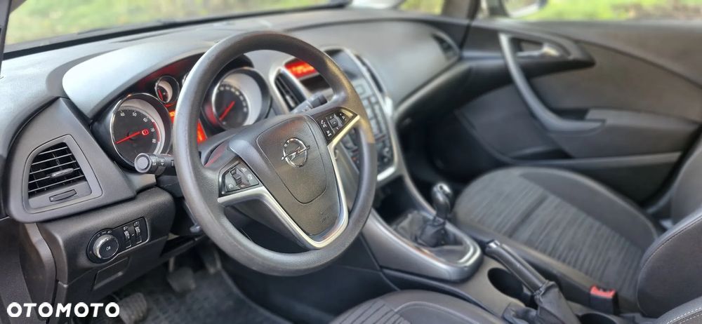 Opel Astra IV 1.6 Cosmo - 26