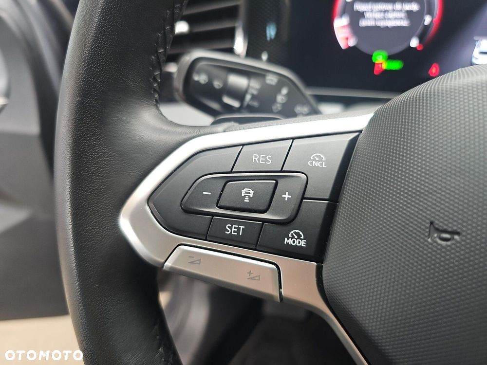 Volkswagen Passat - 14