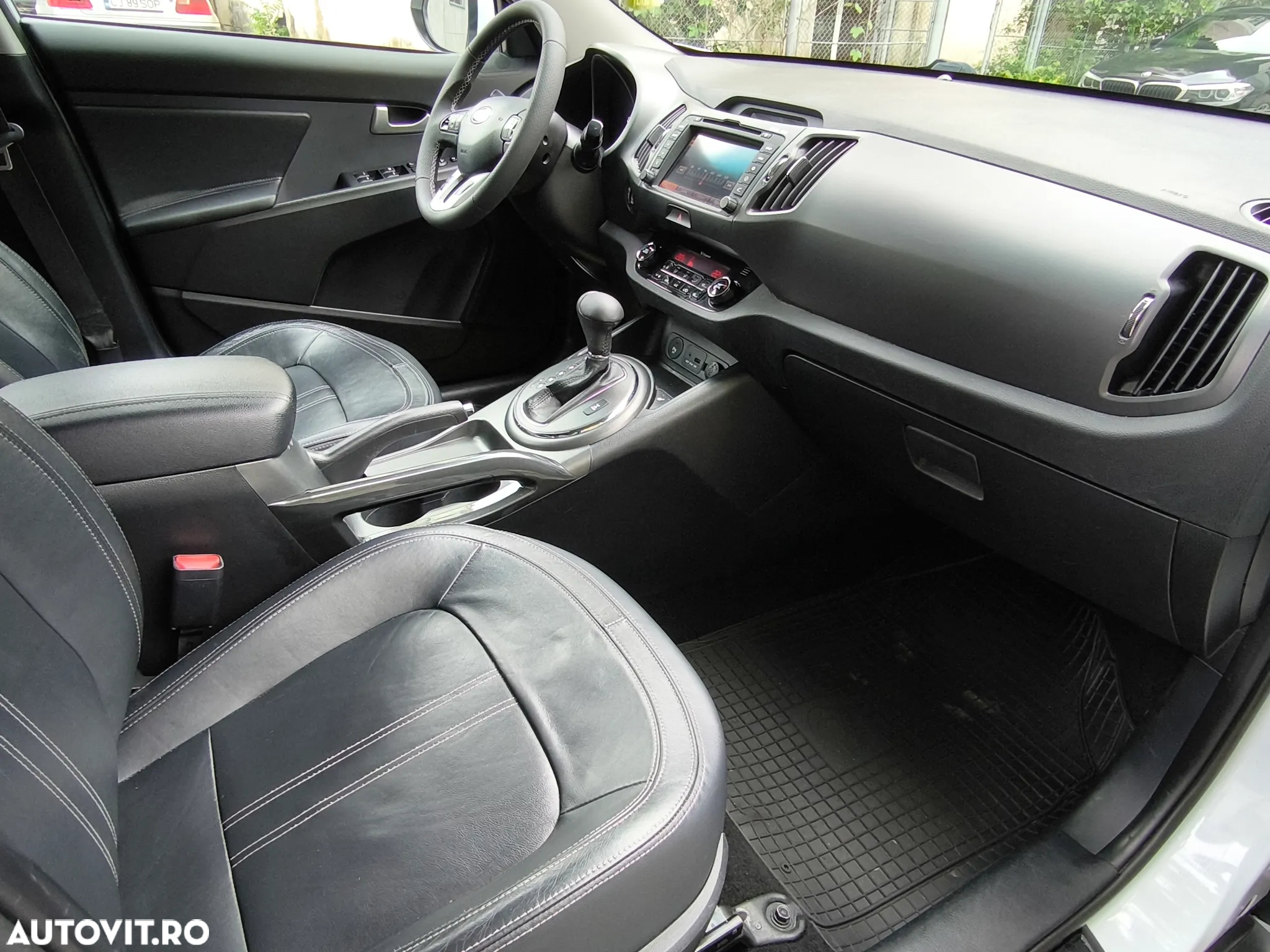 Kia Sportage 2.0 DSL 6AT 4x4 Style - 9