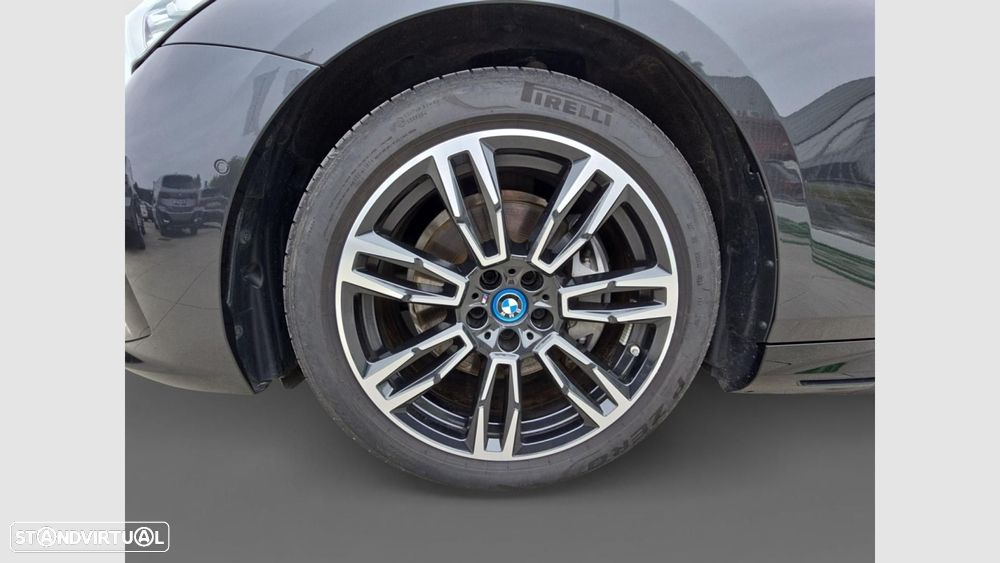 BMW i5 eDrive40 Pack Desportivo M - 16
