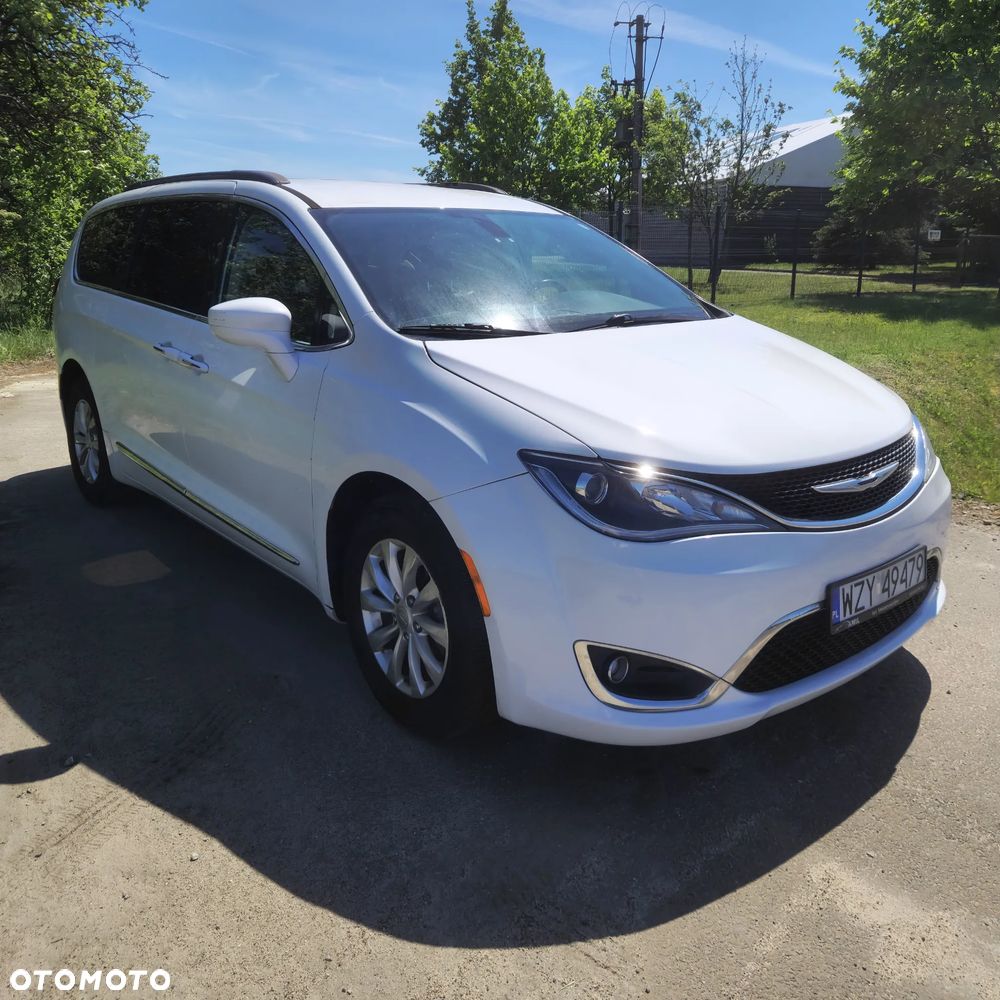 Chrysler Pacifica - 6