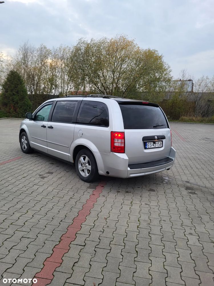 Dodge Grand Caravan - 7
