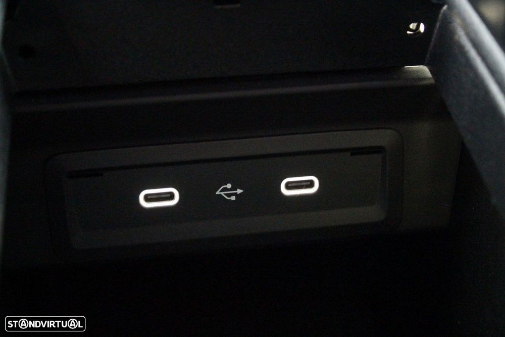 Mercedes-Benz A 250 e AMG Line - 23