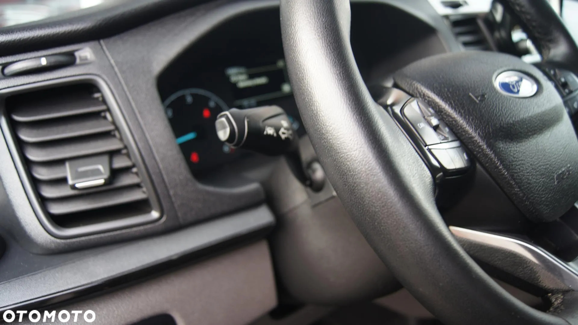 Ford Tourneo Custom 2.0 EcoBlue L1 Titanium SelectShift - 18