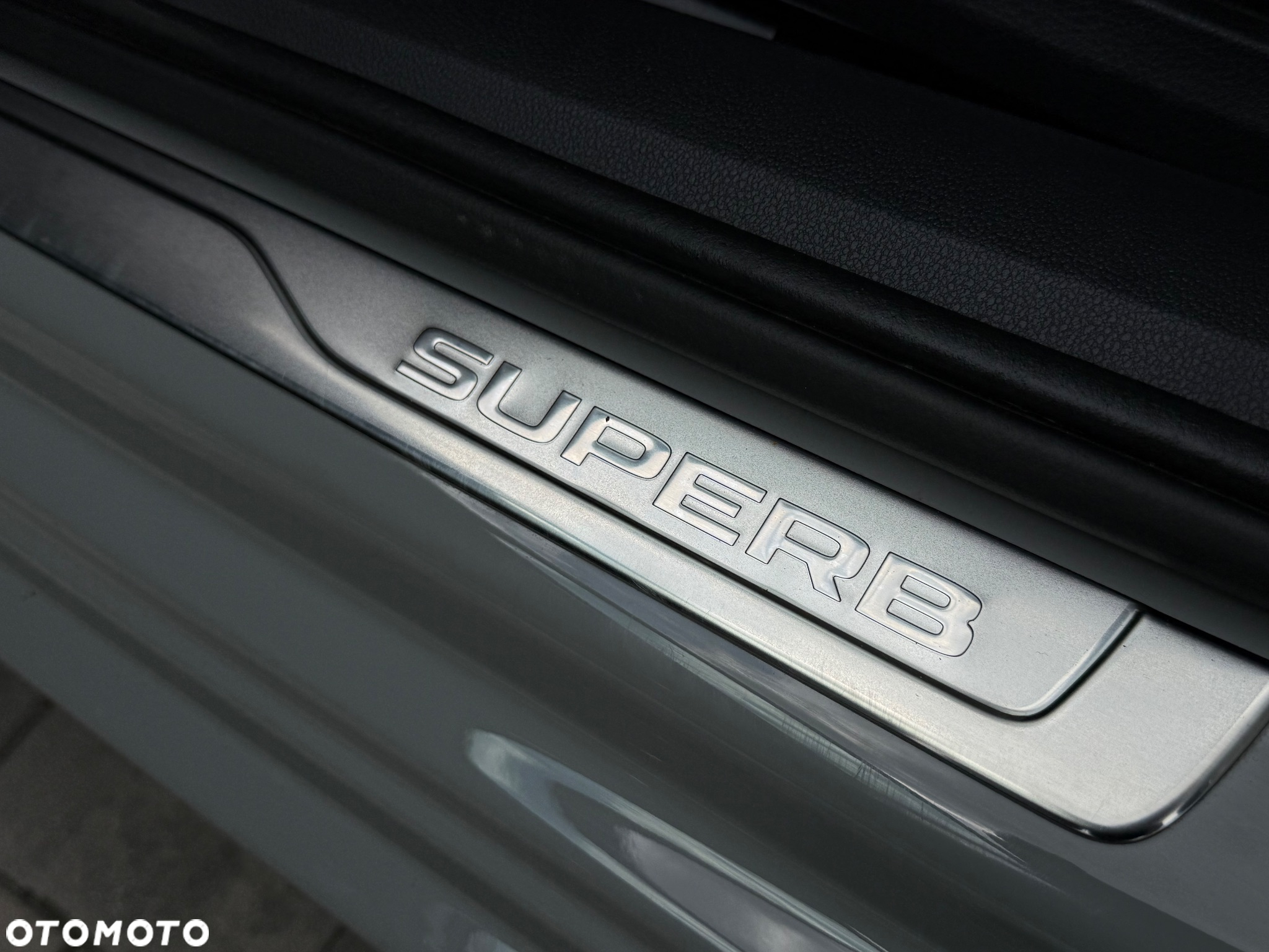 Skoda Superb 2.0 TDI Sportline DSG - 17