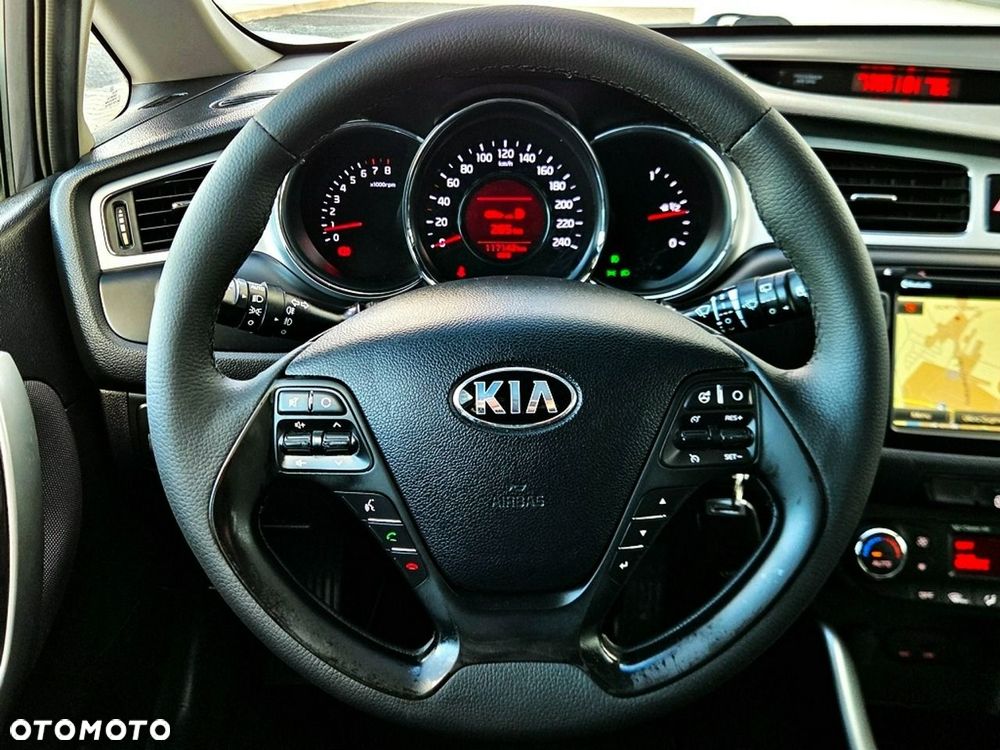 Kia Ceed 1.6 GDI Fifa World Cup Edition - 13