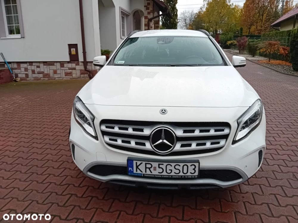 Mercedes-Benz GLA 200 7G-DCT Urban - 2