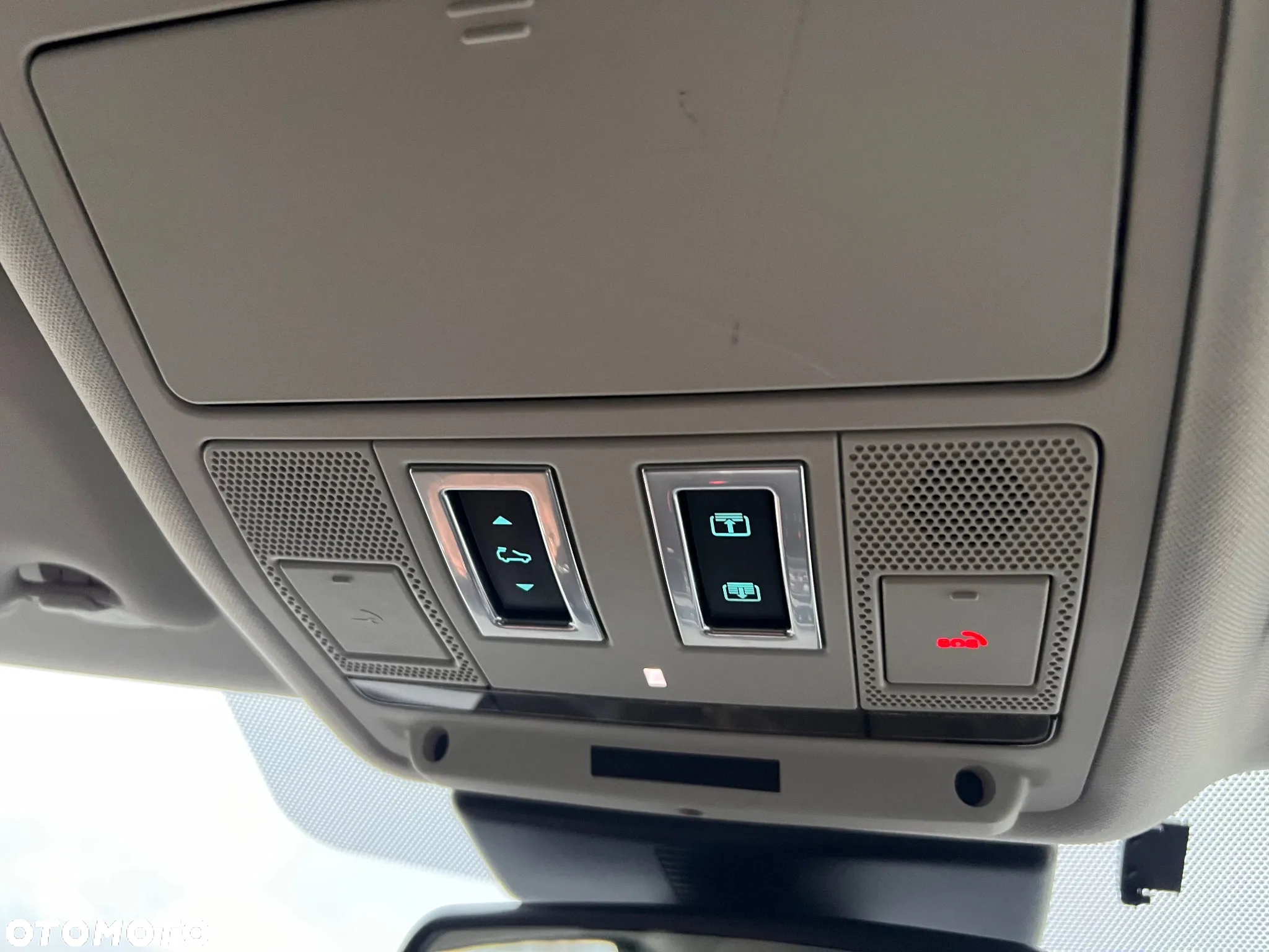 Jaguar F-Pace 25d AWD Portfolio - 12