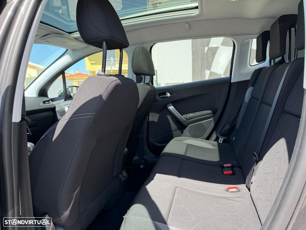 Peugeot 2008 1.2 PureTech Style - 8