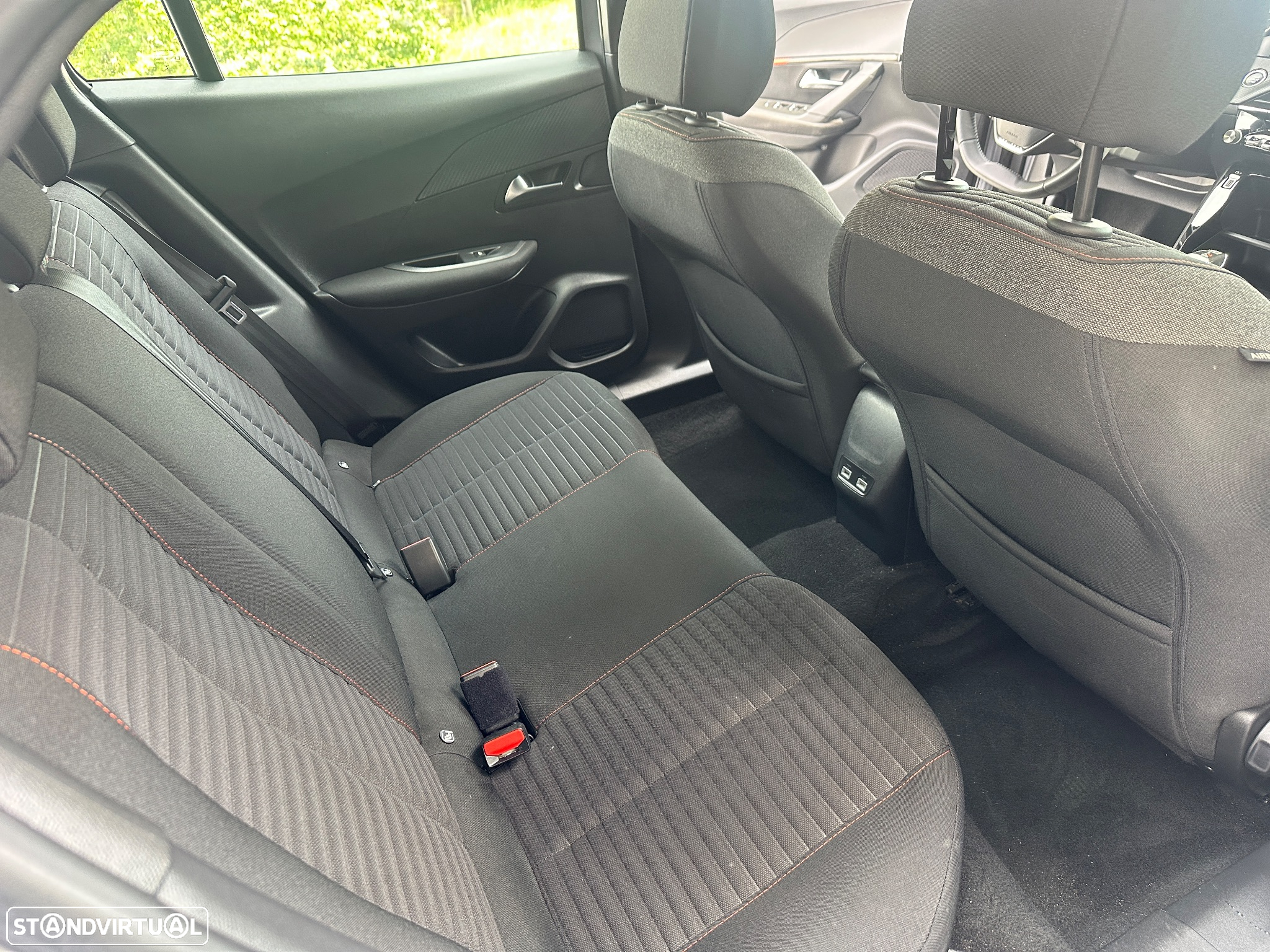 Peugeot e-2008 - 29