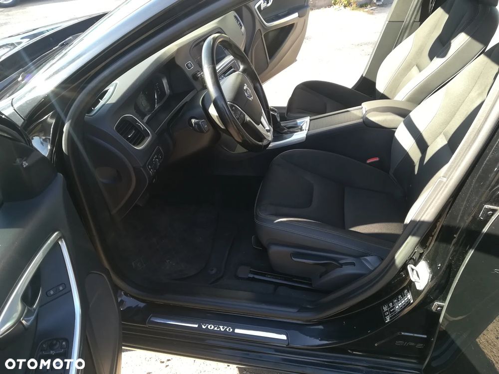 Volvo V60 D4 Geartronic Momentum - 13