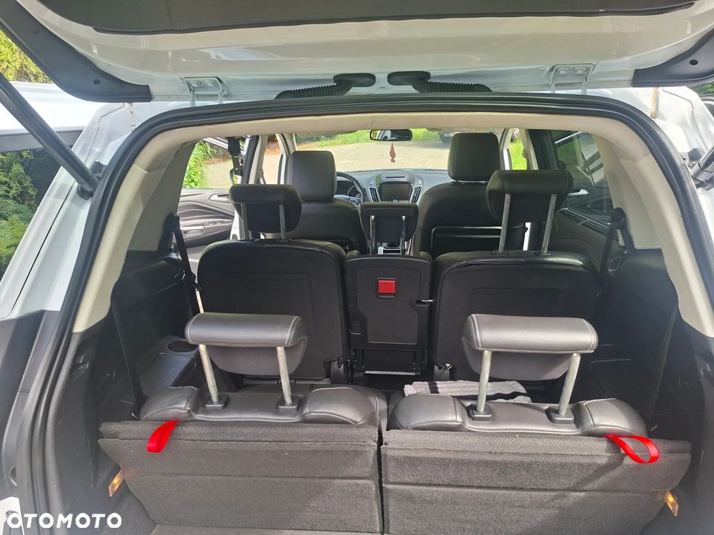 Ford Grand C-MAX - 14