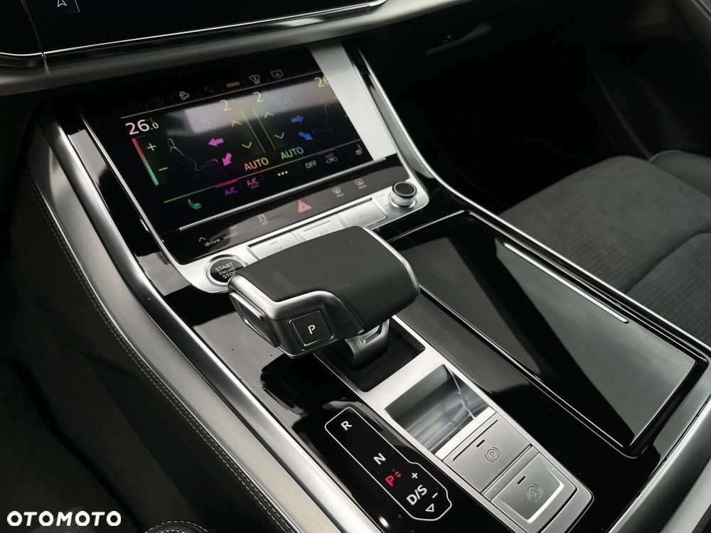 Audi Q8 - 30