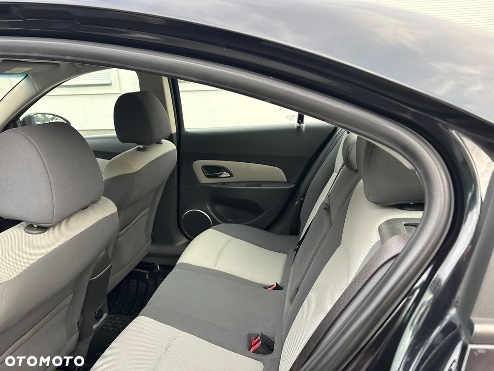 Chevrolet Cruze - 22