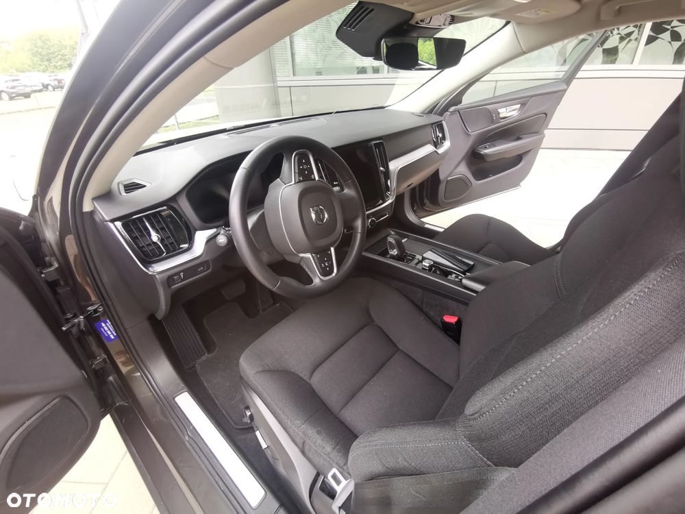 Volvo V60 B4 D Momentum - 12