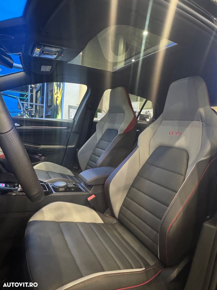 Volkswagen Golf GTI - 8