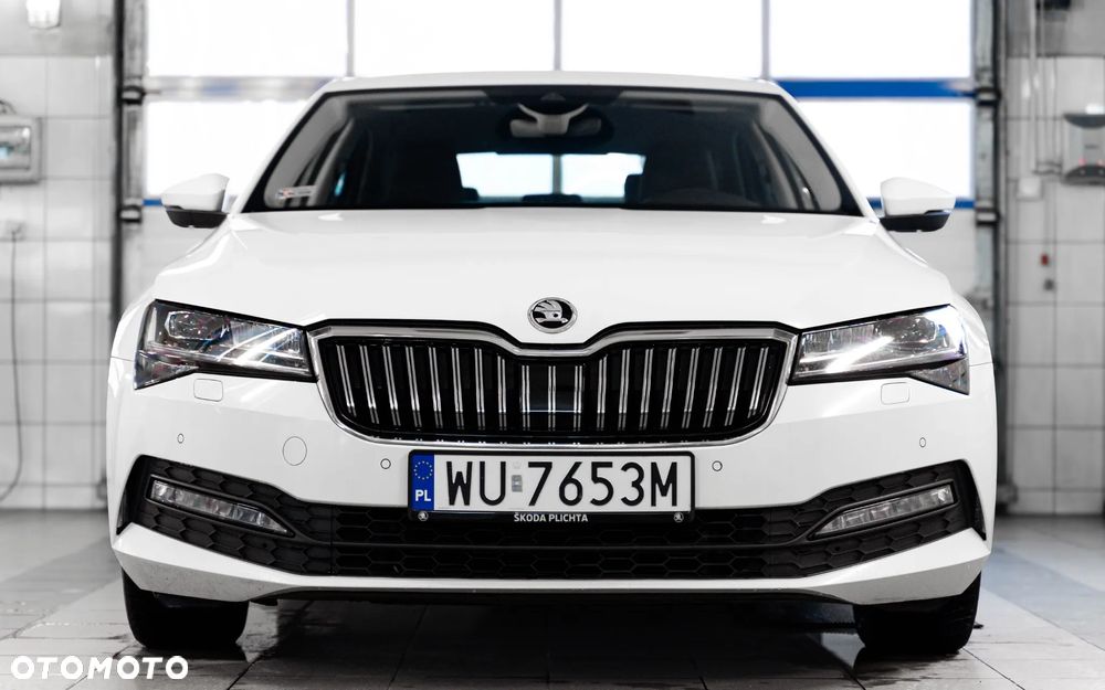 Skoda Superb 2.0 TDI SCR Ambition DSG - 2