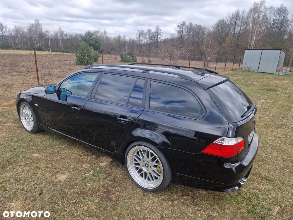 BMW Seria 5 525d - 16