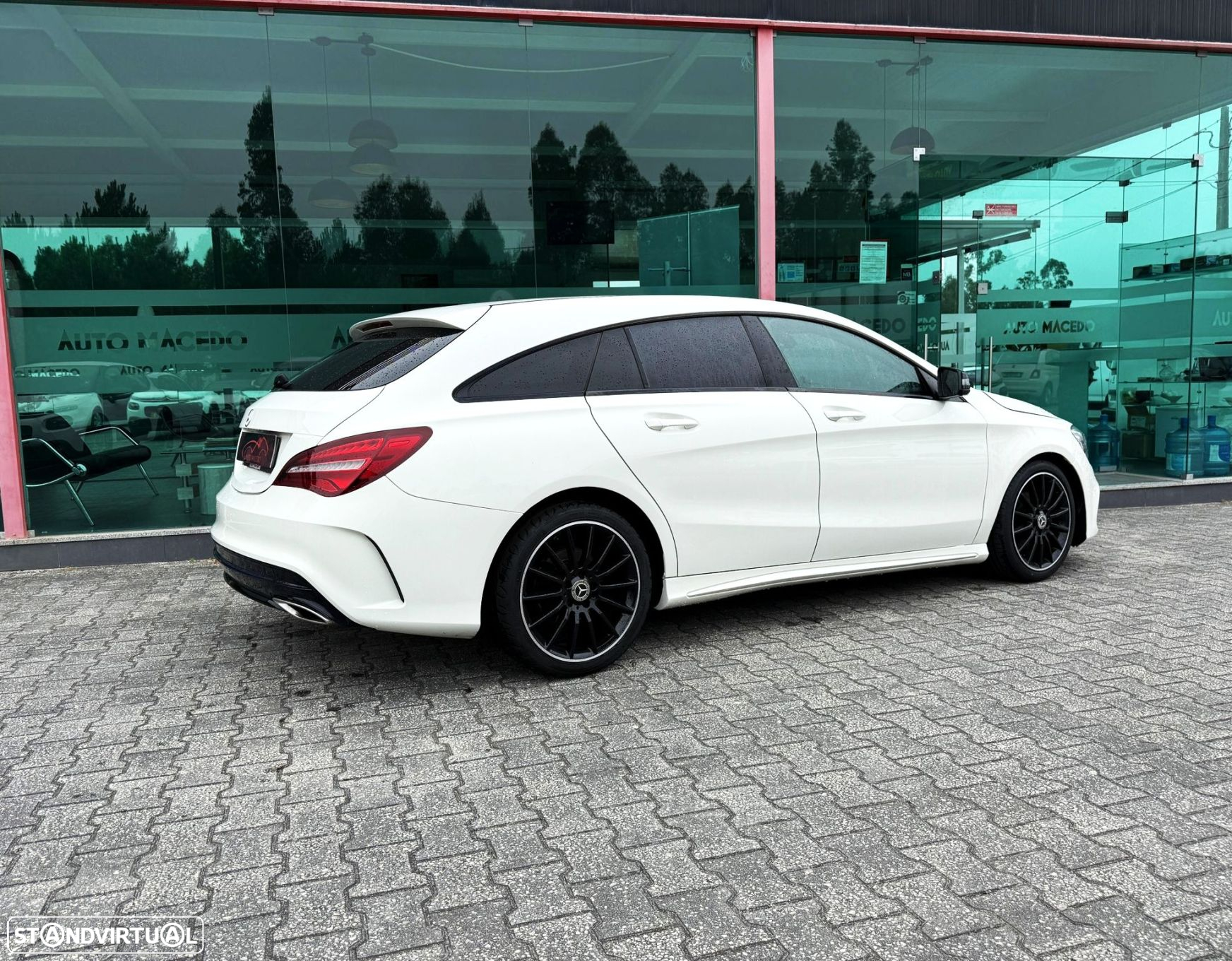 Mercedes-Benz CLA 180 d Shooting Brake AMG Line Aut. - 3