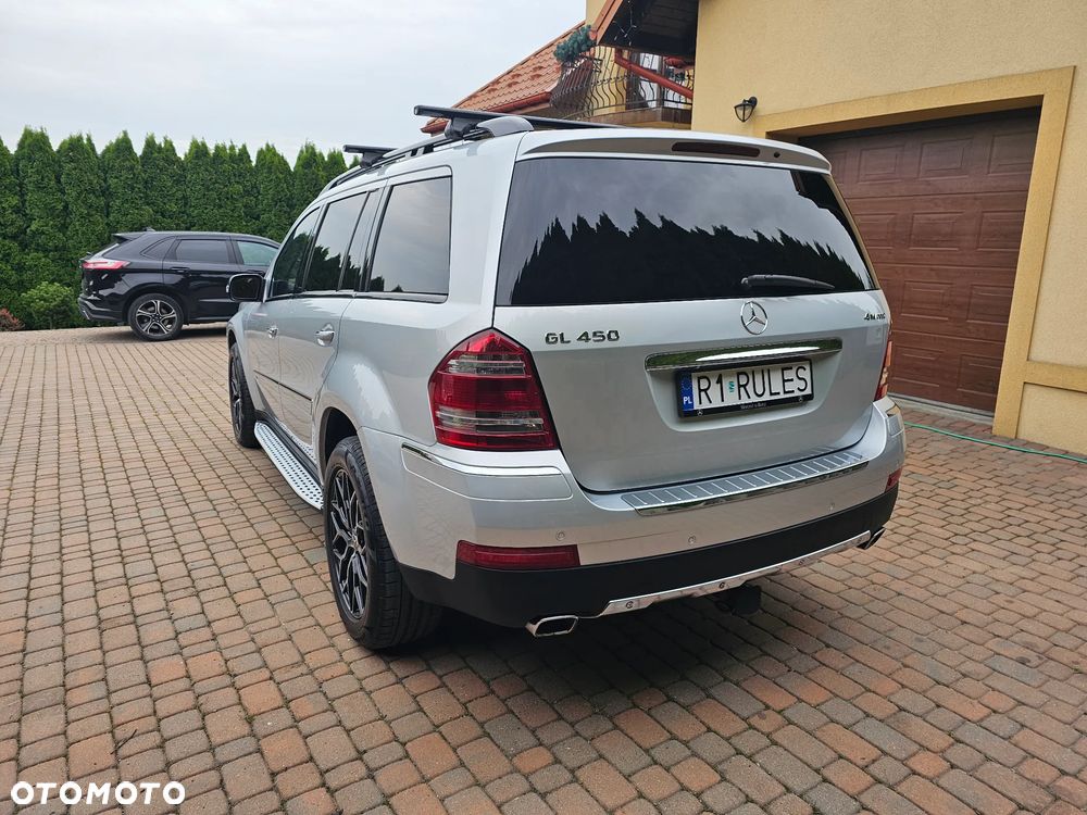 Mercedes-Benz GL - 10