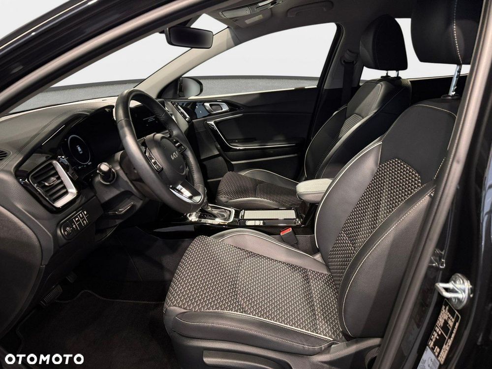 Kia XCeed - 16