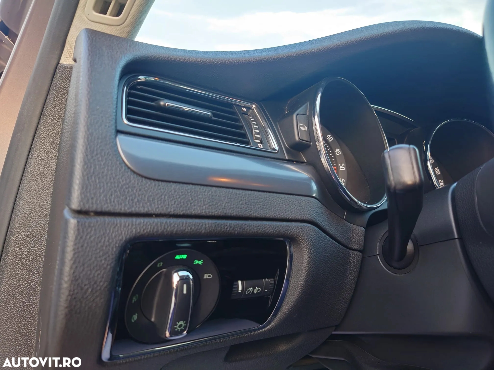 Skoda Superb Combi 1.6 TDI GreenLine - 9