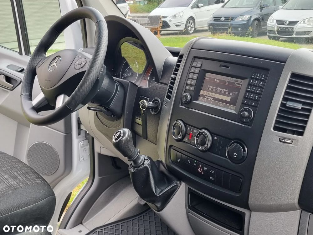 Mercedes-Benz Sprinter - 19