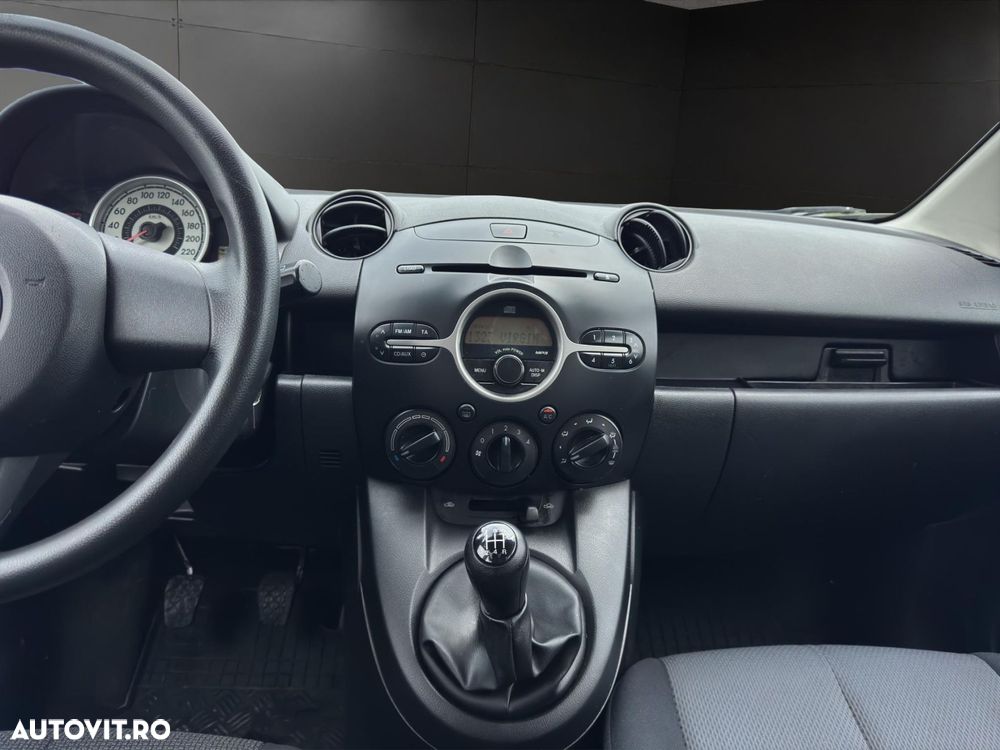 Mazda 2 - 6