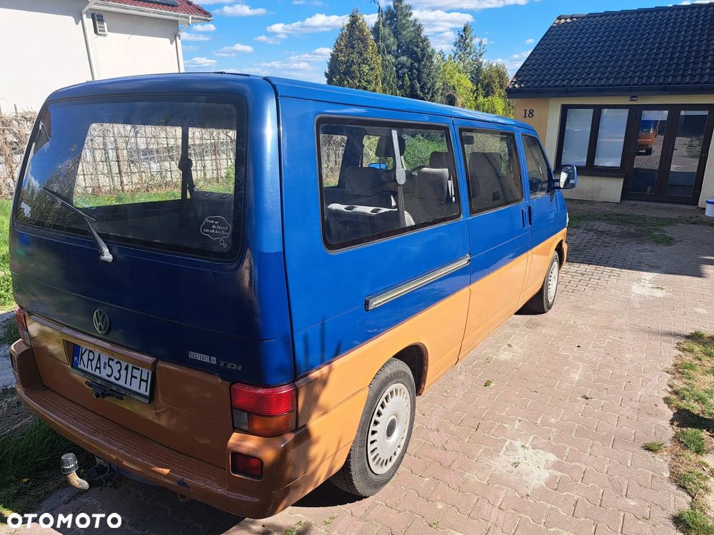 Volkswagen Caravelle - 5