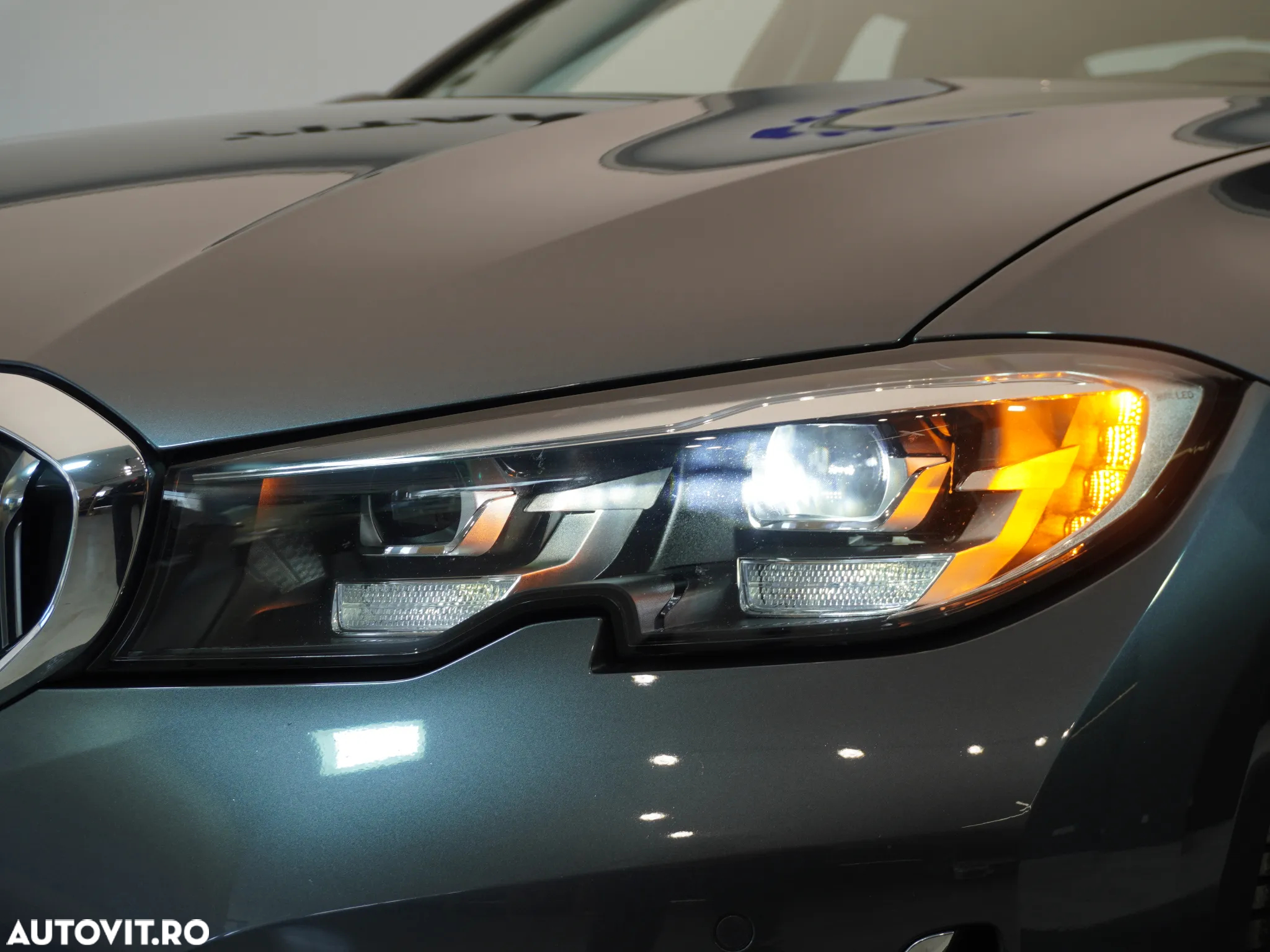 BMW Seria 3 318d Aut. Luxury Line - 12