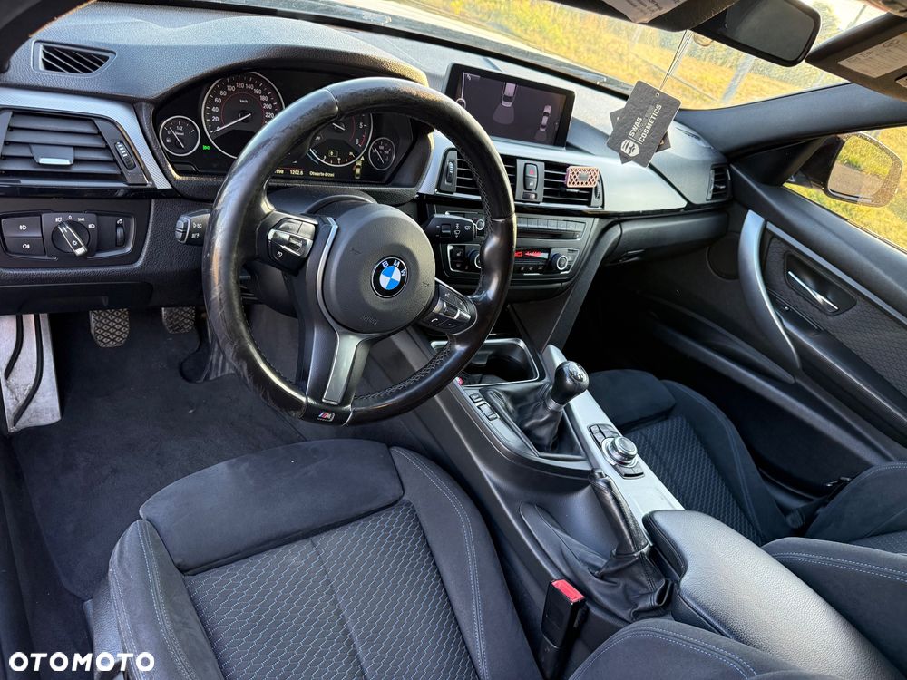 BMW Seria 3 320d - 23