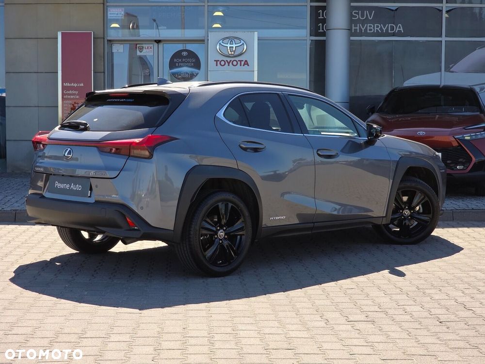Lexus UX - 5