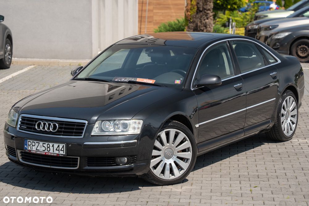 Audi A8 4.2 L Quattro - 10